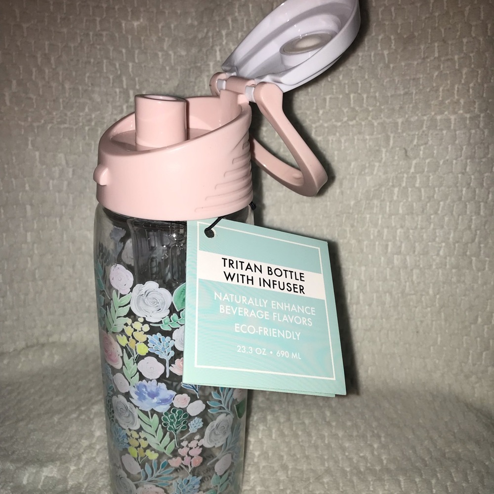 Water bottle - Picture 2 of 9